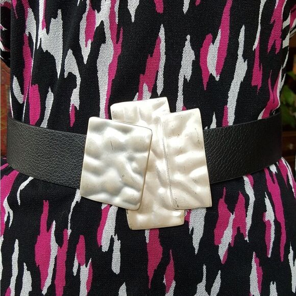 💖🖤HOT PINK, BLACK & WHITE PRINT TOP🖤💖 - Picture 8 of 8